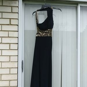 Betsy & Adam one shoulder maxi dress size 6 color black & gold New with tag